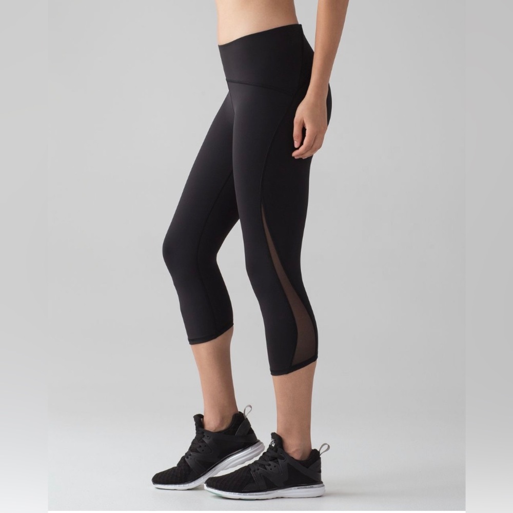 Size 4 cropped Lululemon leggings